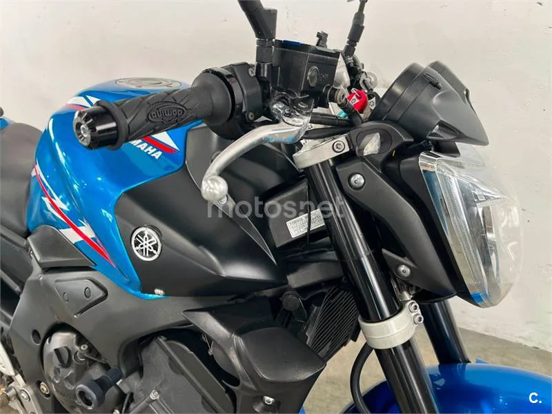 Yamaha FZ1 – Vista 32