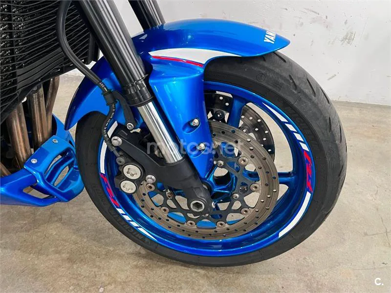 Yamaha FZ1 – Vista 37