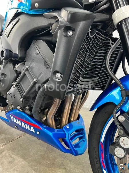 Yamaha FZ1 – Vista 38