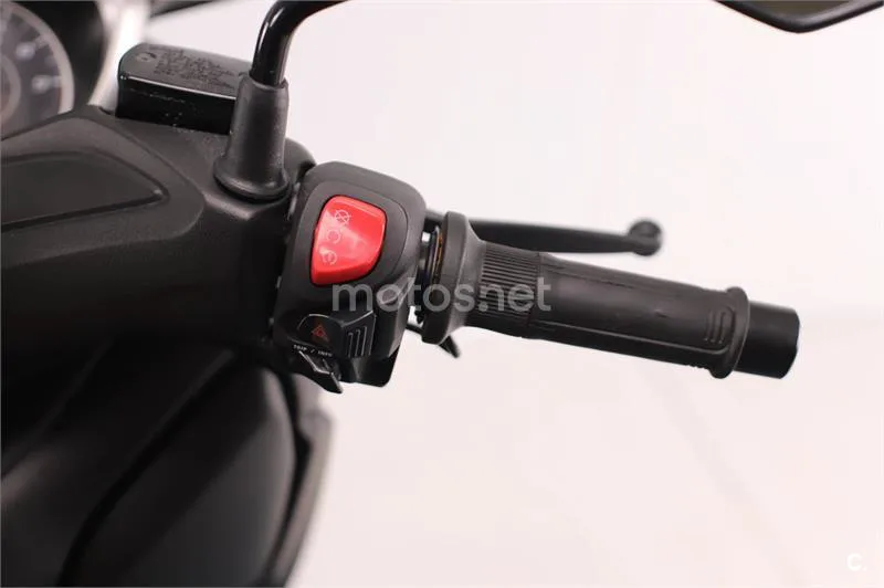 Yamaha XMAX 300 – Vista 8