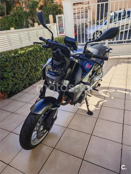 BMW F 900 R – Vista 3