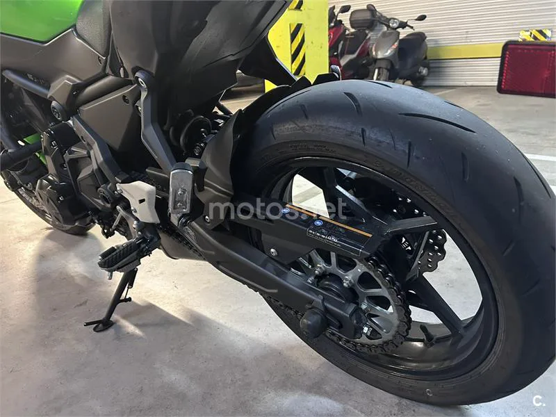 Kawasaki Z650 – Vista 7