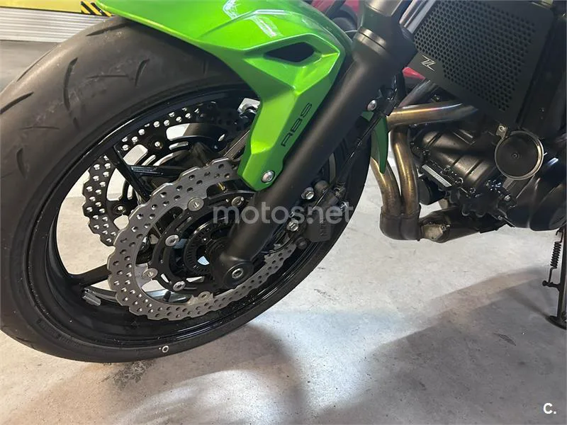 Kawasaki Z650 – Vista 9