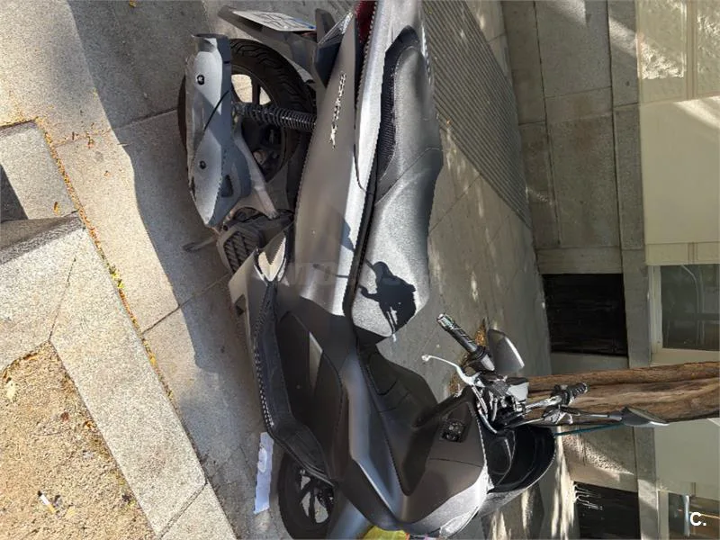 Honda PCX 125 – Vista 4
