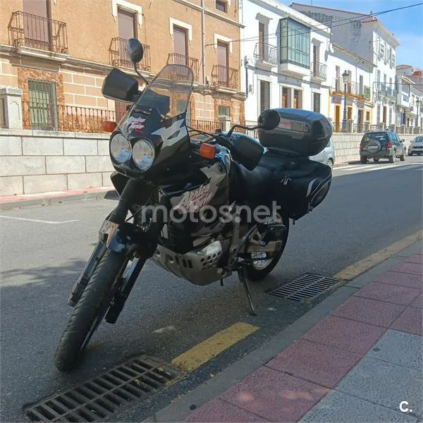 Honda XRV 750 Africa Twin – Vista 4