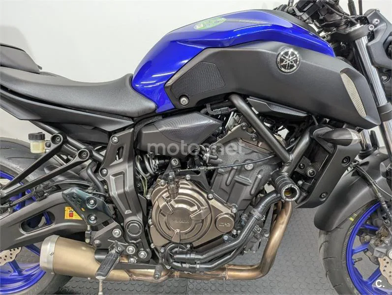 Yamaha MT-07 – Vista 7
