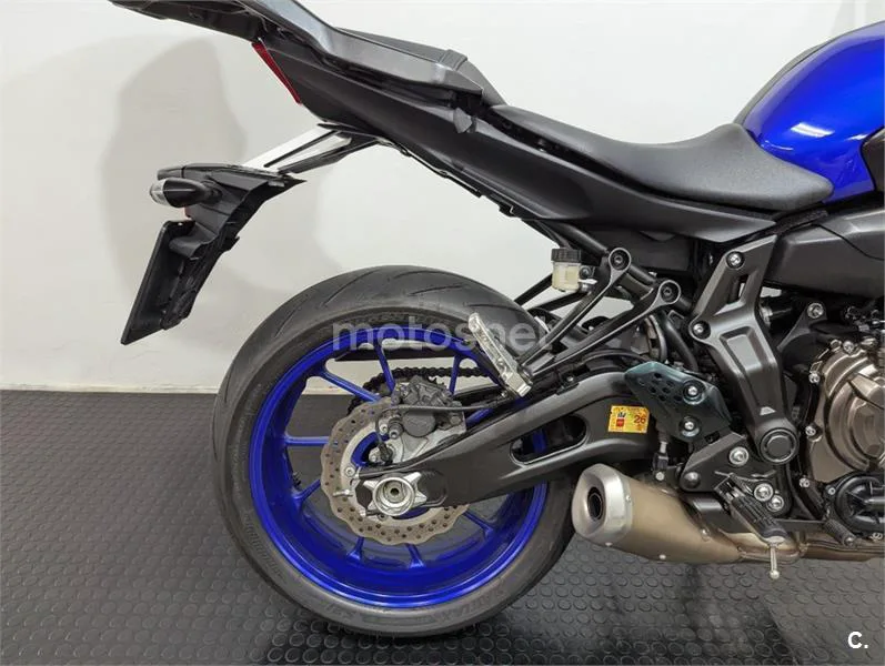 Yamaha MT-07 – Vista 8