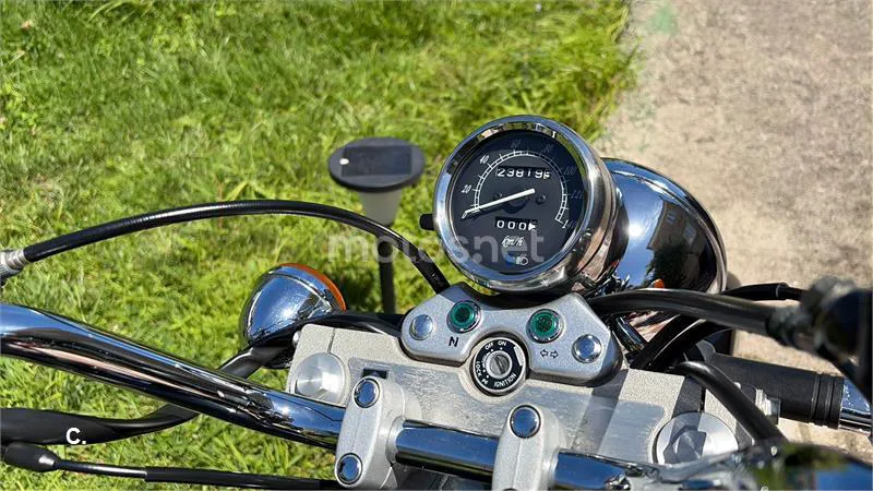 Suzuki Marauder 250 – Vista 4