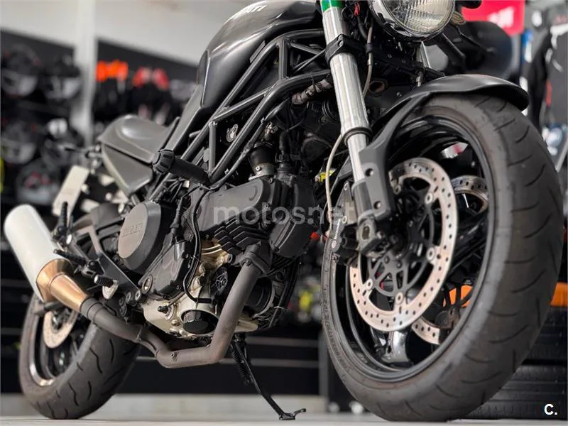 Ducati Monster 695 – Vista 3