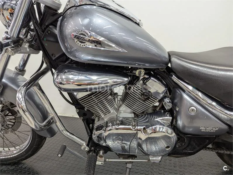Suzuki Intruder 250 – Vista 3