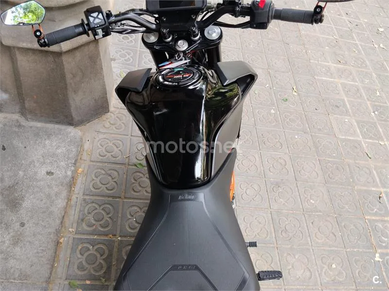 KTM 125 – Vista 11