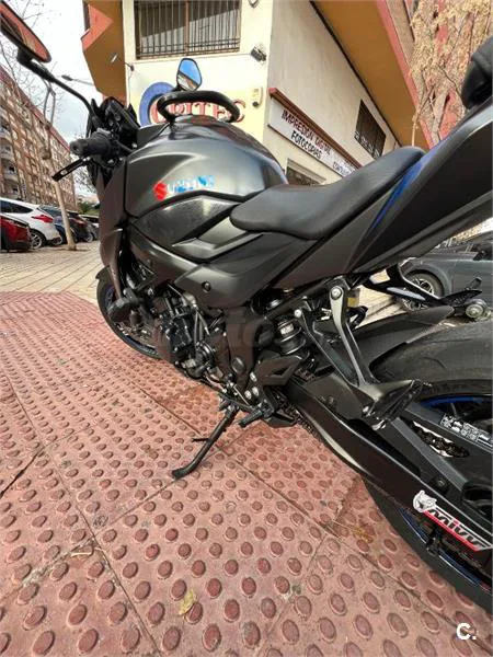Suzuki GSX-S750 – Vista 7