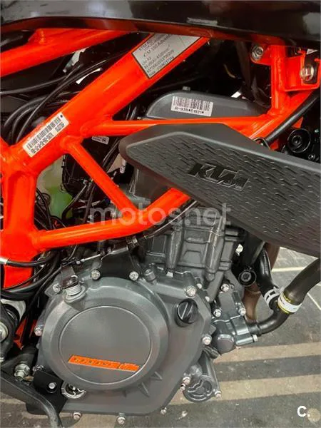 KTM 390 – Vista 12