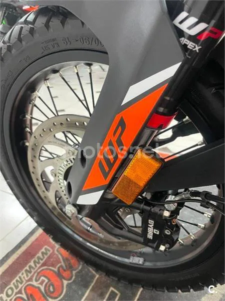 KTM 390 – Vista 19
