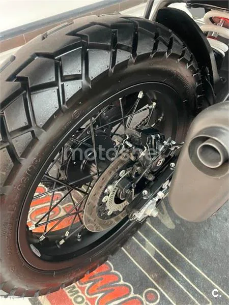 KTM 390 – Vista 20