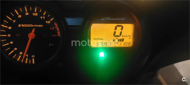 Suzuki Bandit 650 S – Vista 2