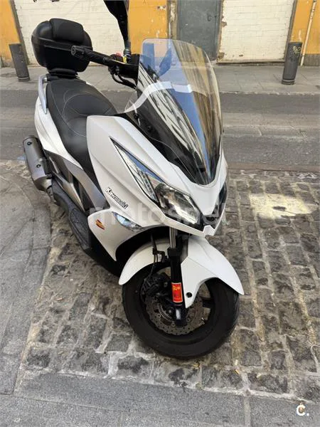 Kawasaki J300 – Vista 2