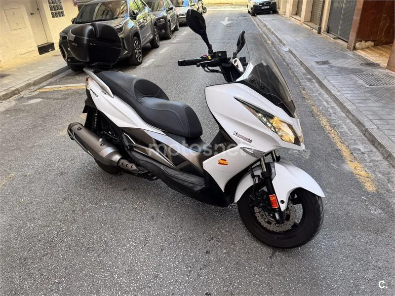 Kawasaki J300 – Vista 4