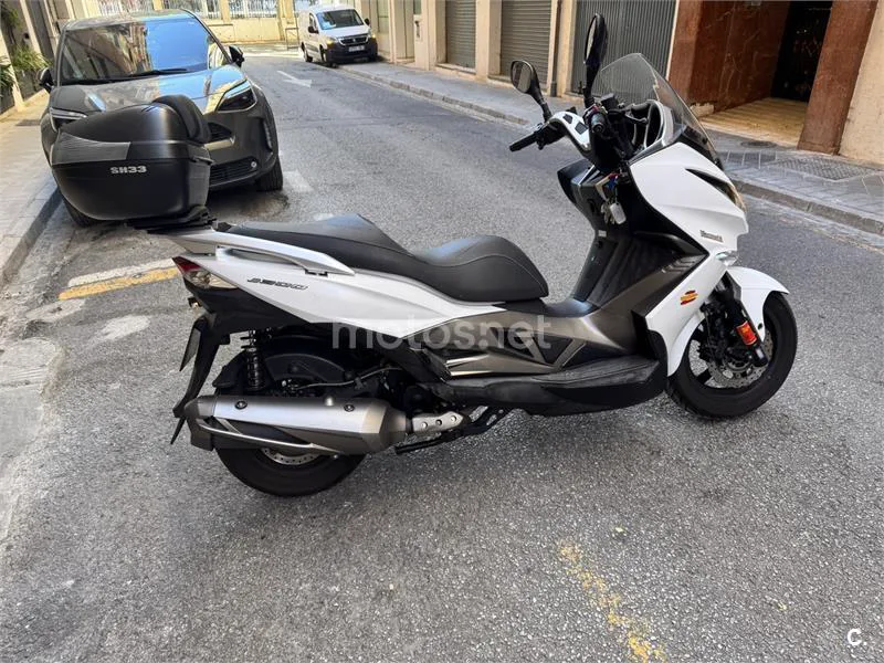 Kawasaki J300 – Vista 6