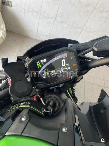 Kawasaki Z900 – Vista 4