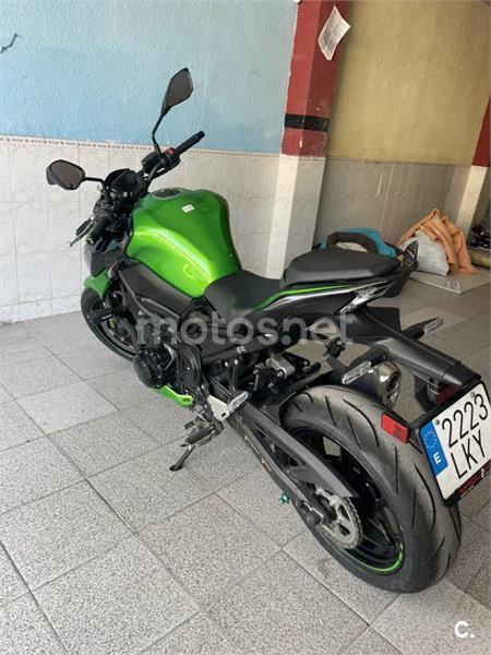 Kawasaki Z900 – Vista 9