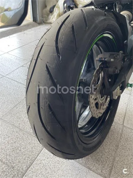 Kawasaki Z900 – Vista 10