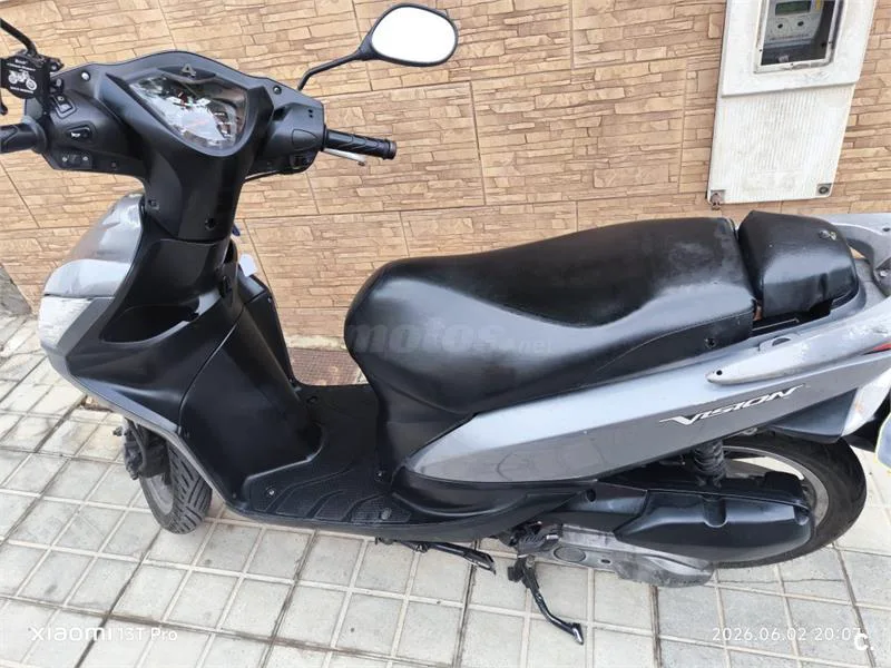 Honda Vision 110 – Vista 4