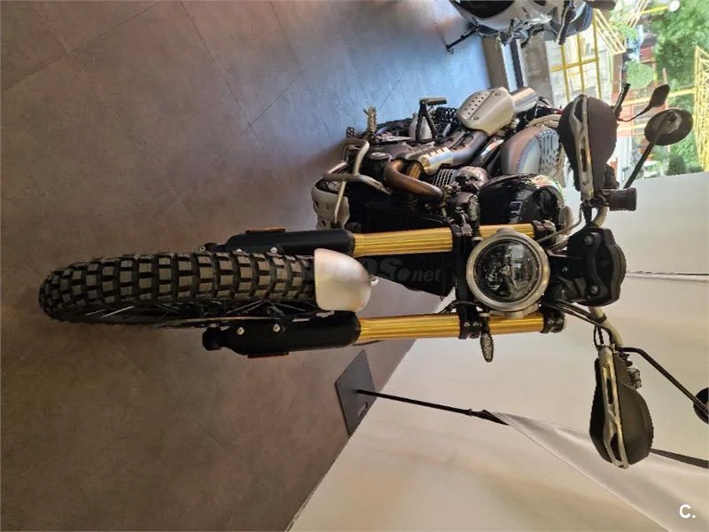 Triumph Scrambler 1200 – Vista 10