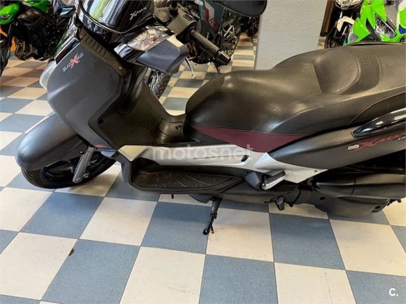 Yamaha XMAX 125 – Vista 7