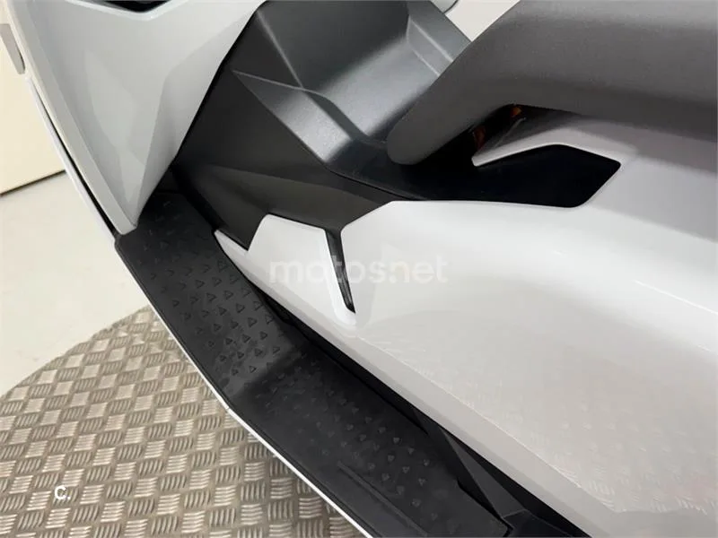 BMW CE 04 – Vista 13