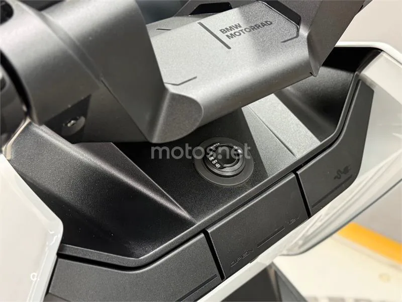 BMW CE 04 – Vista 14