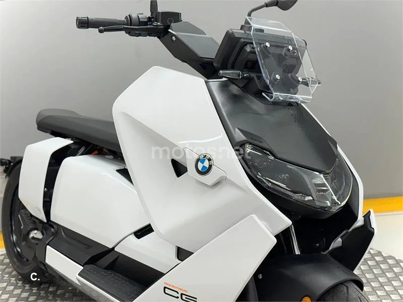 BMW CE 04 – Vista 8