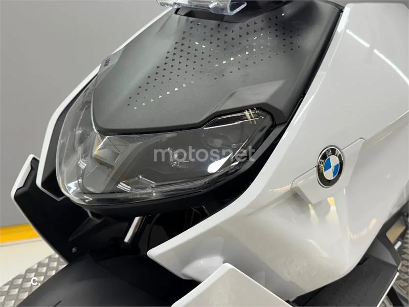 BMW CE 04 – Vista 9