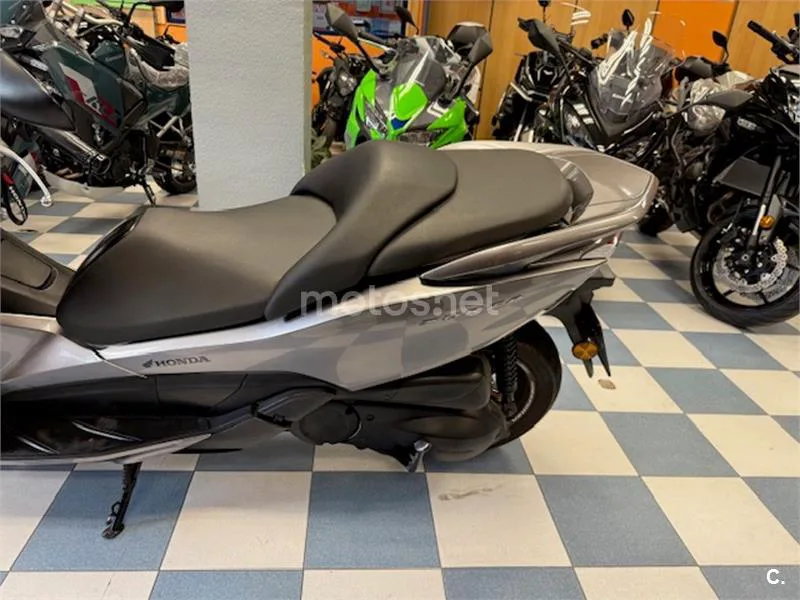 Honda Forza 300 – Vista 15