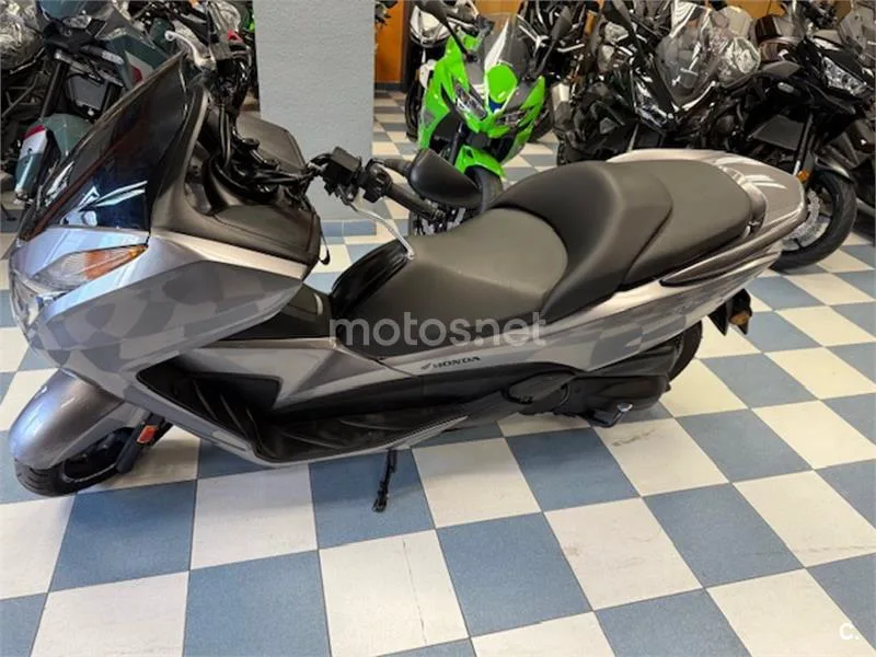 Honda Forza 300 – Vista 7