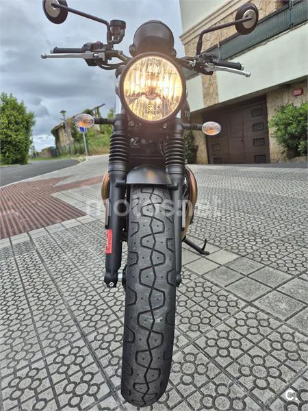 Triumph Street Twin – Vista 3