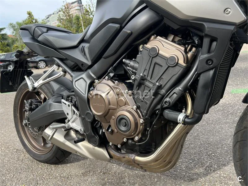 Honda CB 650 R – Vista 8