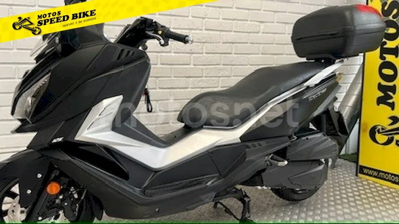 SYM Cruisym – Vista 12