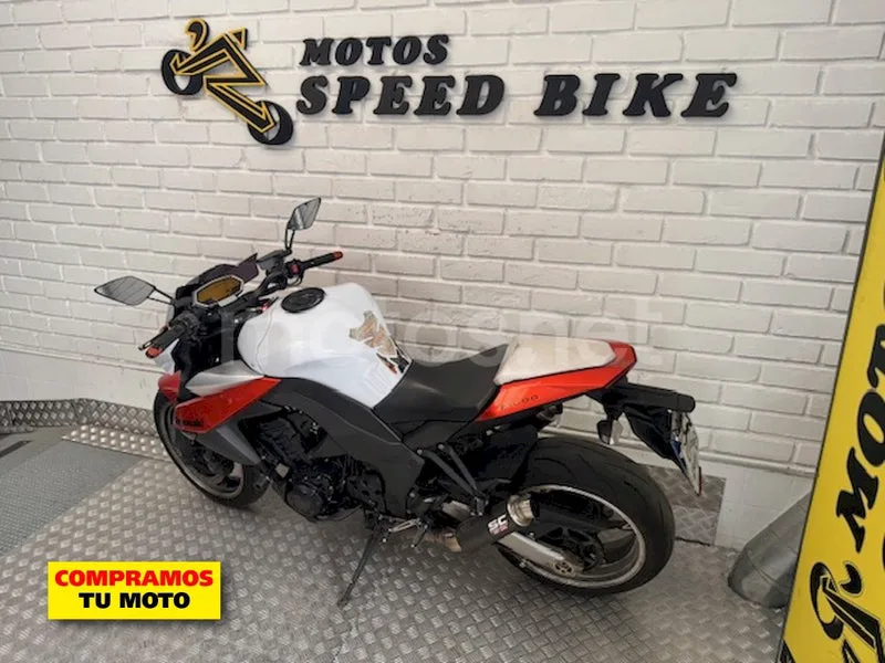 Kawasaki Z1000 – Vista 12