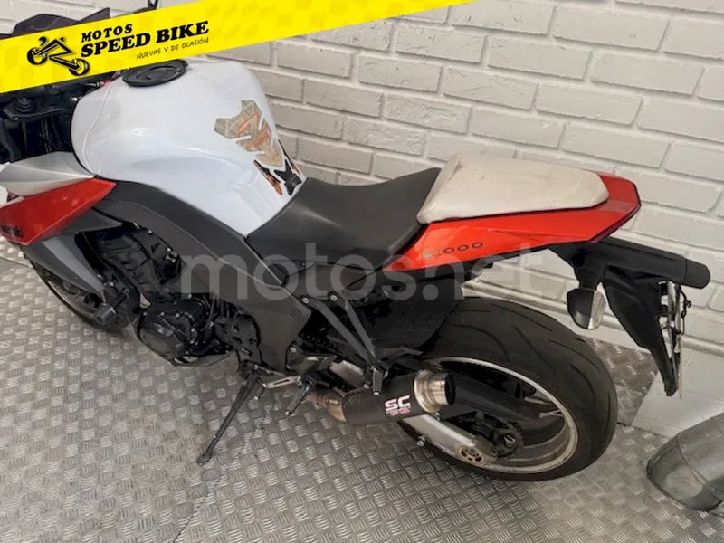 Kawasaki Z1000 – Vista 13