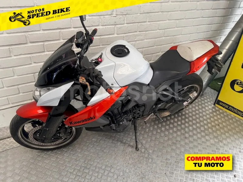 Kawasaki Z1000 – Vista 15