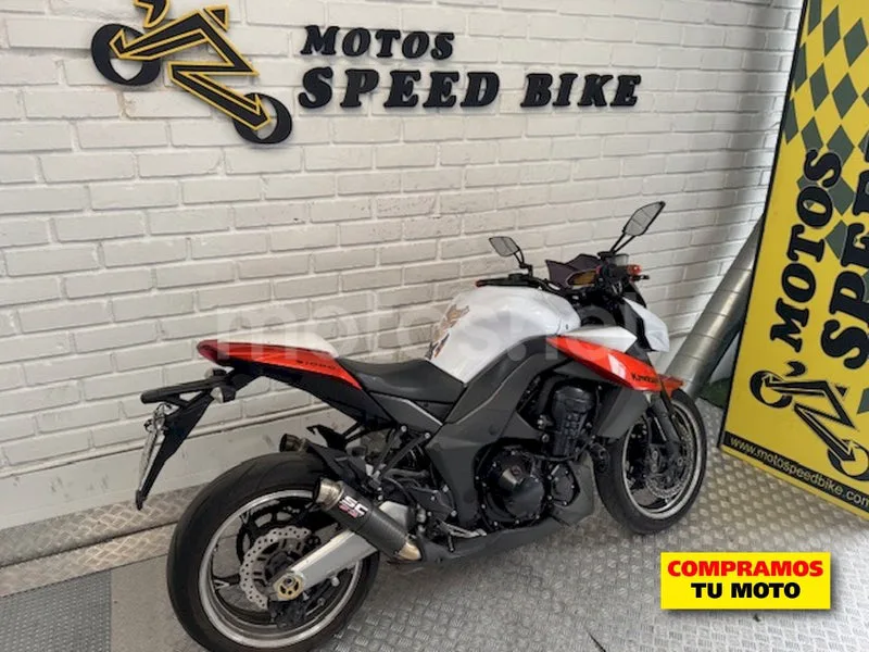 Kawasaki Z1000 – Vista 4