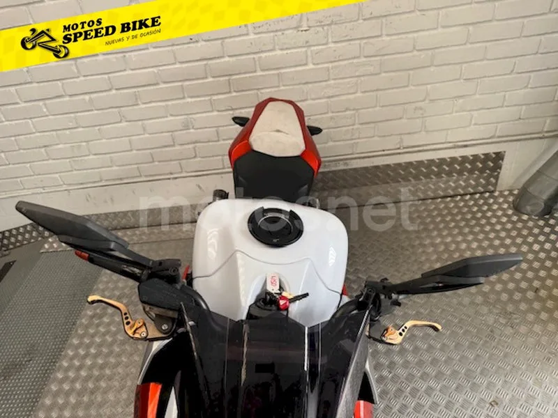Kawasaki Z1000 – Vista 8