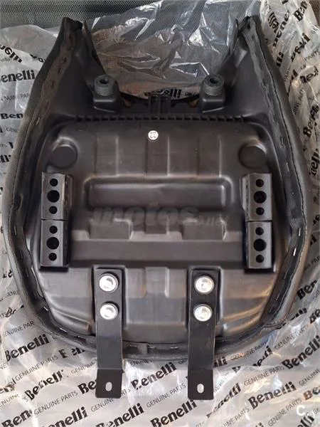Benelli TRK 502 – Vista 17