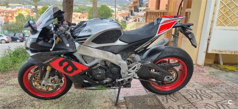 Aprilia RSV4 RR – Vista 3