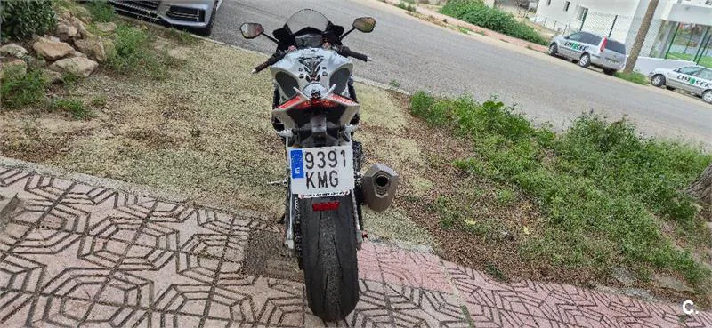 Aprilia RSV4 RR – Vista 4