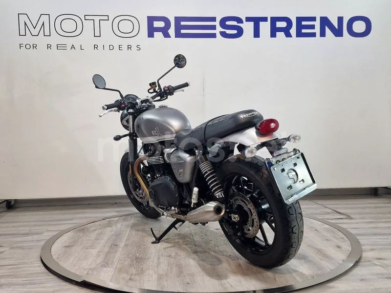 Triumph Street Twin – Vista 3