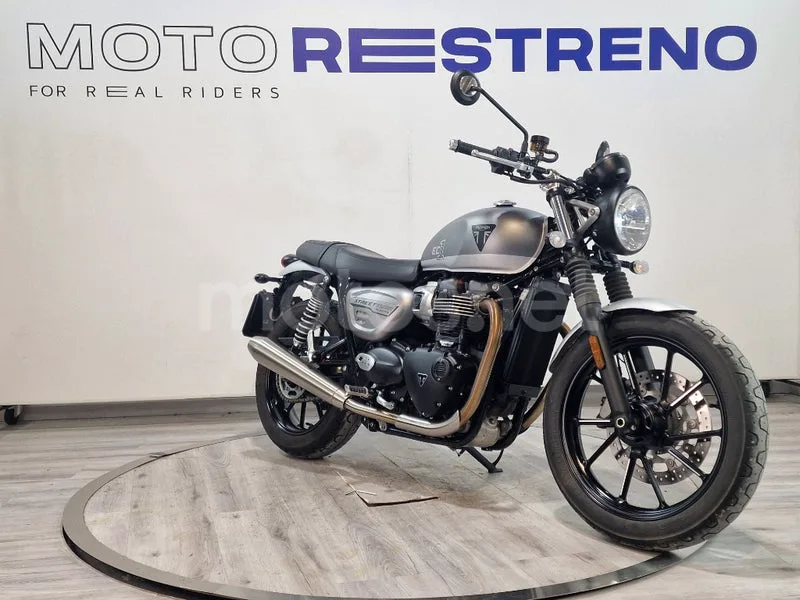 Triumph Street Twin – Vista 6