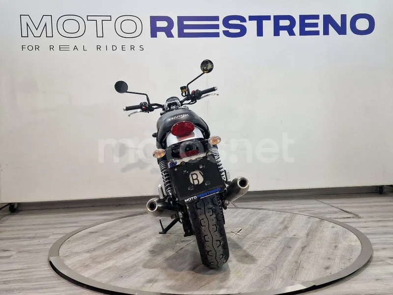 Triumph Street Twin – Vista 9
