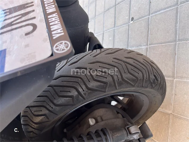Yamaha XMAX 400 – Vista 5